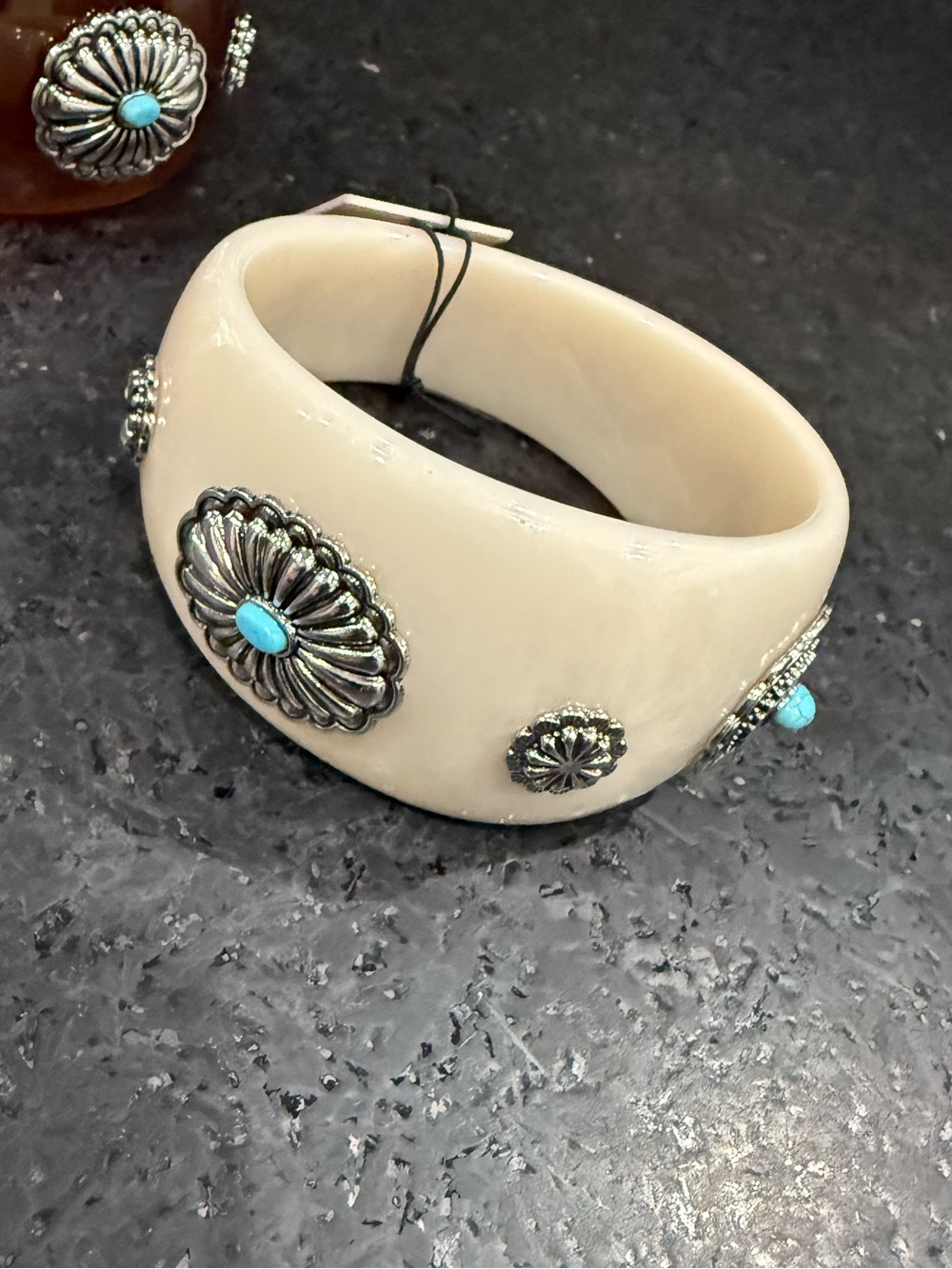 NEW NATASHA CHUNKY CREAMY IVORY Resin Bangle Bracelet Silver & Turquoise Accent